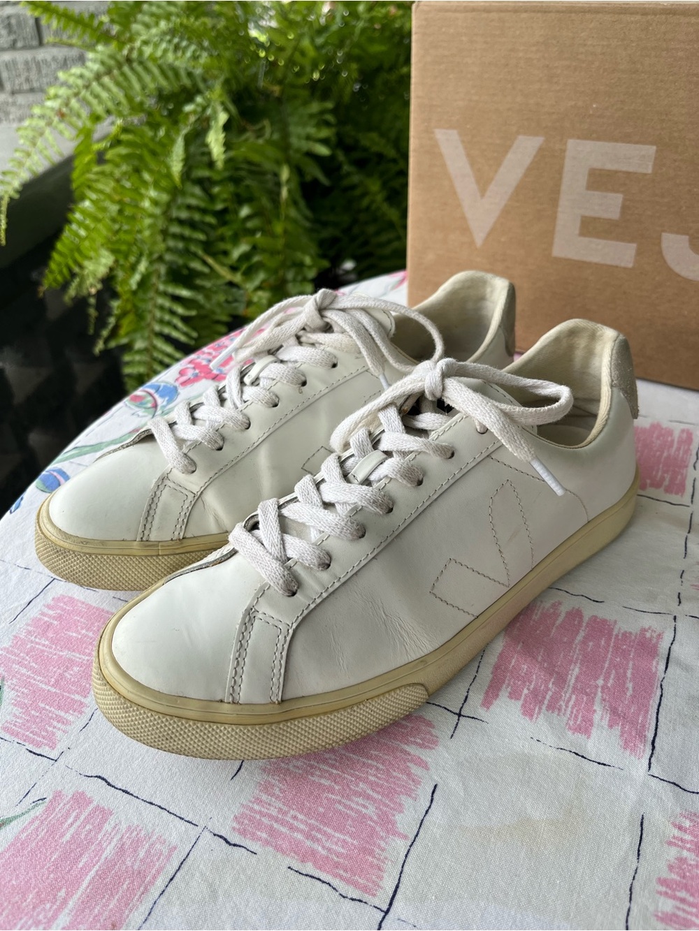 Veja leather extra white Esplar size 7